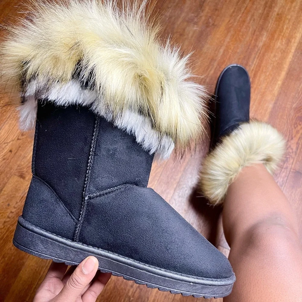 Women's Black Fur-Lined Boots